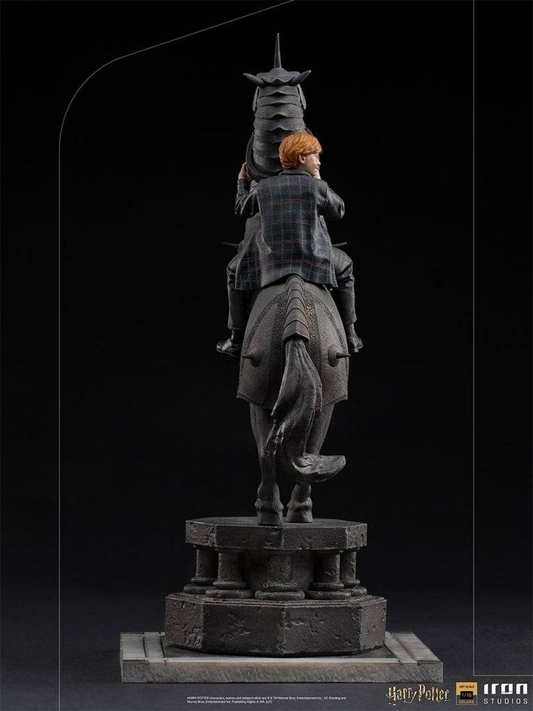 Estátua Ron Weasley at the Wizard Chess Deluxe - Harry Potter - Art Scale 1/10 - Iron Studios