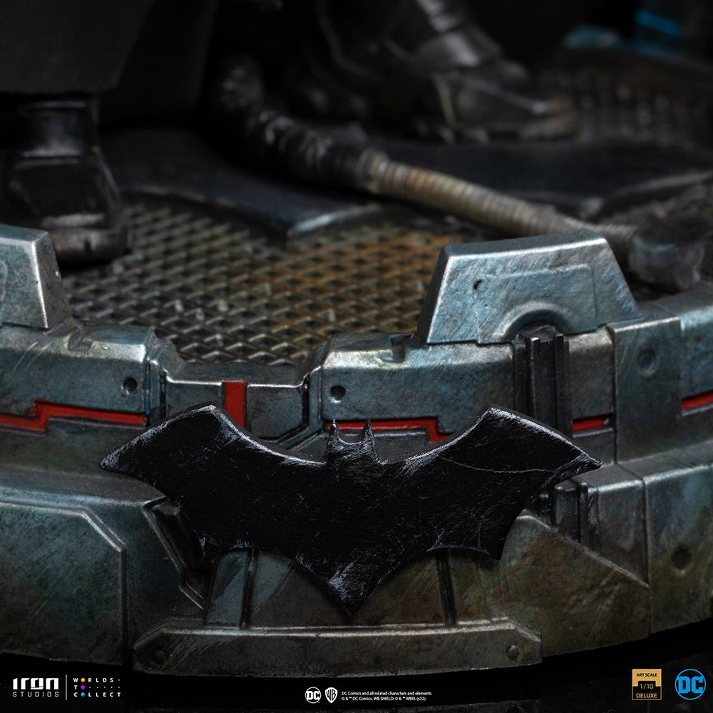 Estátua Batman Unleashed Deluxe - DC Comics - Art Scale 1/10 - Iron Studios