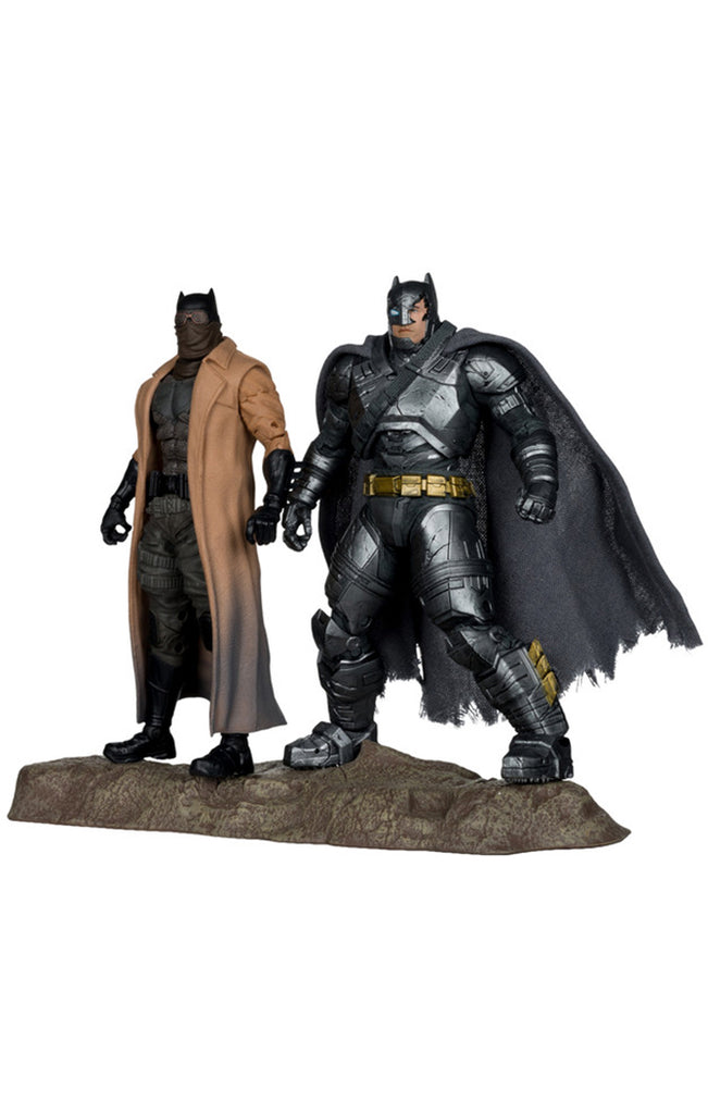 Figura Knightmare Batman and Armored Batman - DC - Pack Gold Label Collector Edition Ex - McFarlane
