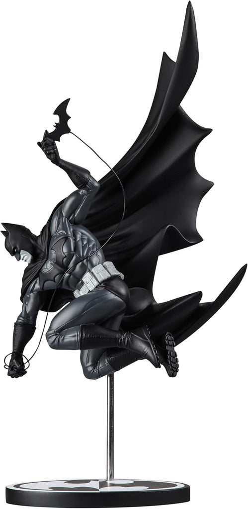 Estátua Batman Black and White by Inhyuk Lee - DC Comics - 1/10 Scale - McFarlane
