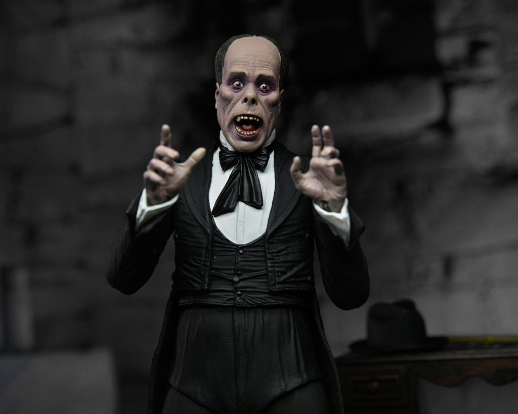 Figura Ultimate Phantom Color - O Fantasma da Ópera 1925 - 7'' Scale - Neca
