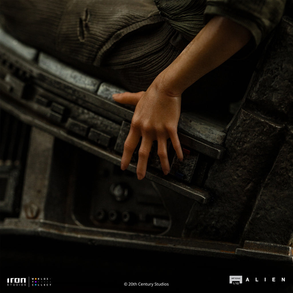 Estátua Ellen Ripley and Dog Alien - Alien 3 - Art Scale 1/10 - Iron Studios