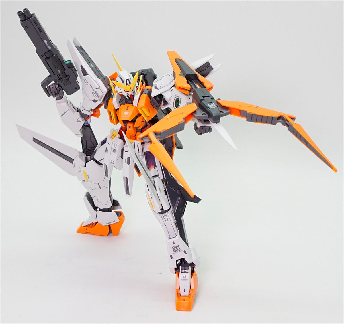 GN-003 Gundam Kyrios - Gundam - MG 1/100 - Bandai – Iron Studios