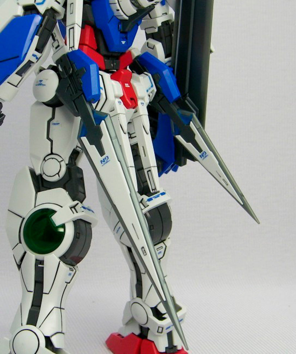 GN-001 Gundam Exia – MG 1/100 – Bandai