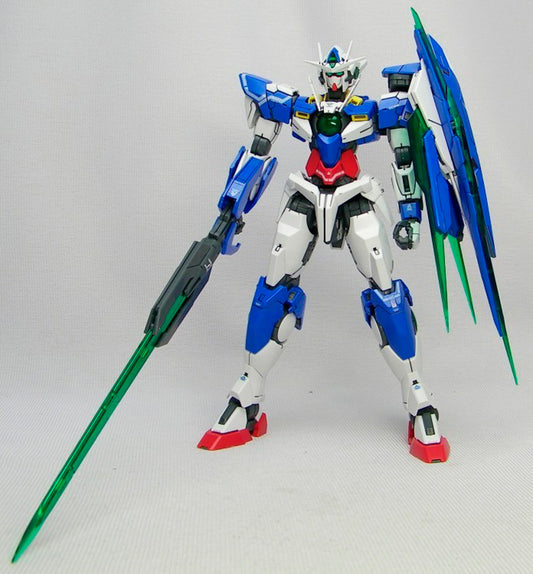 GNT-0000 Gundam OO QanT - Gundam - MG 1/100 - Bandai
