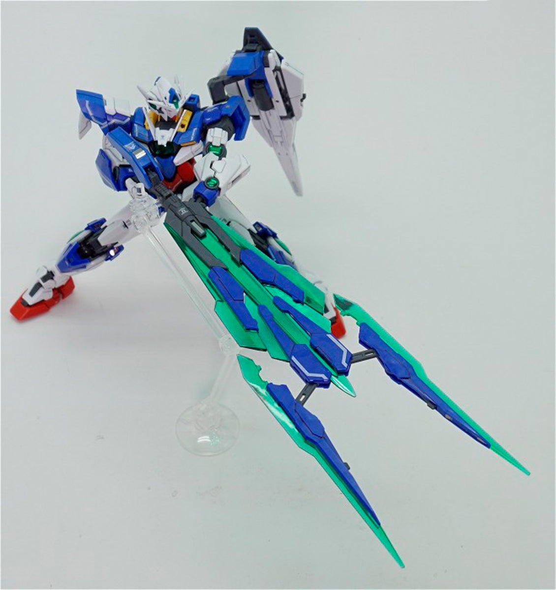 GNT-000 Gundam 00 QanT - RG 1/144 - Gundam - Model Kit - Bandai