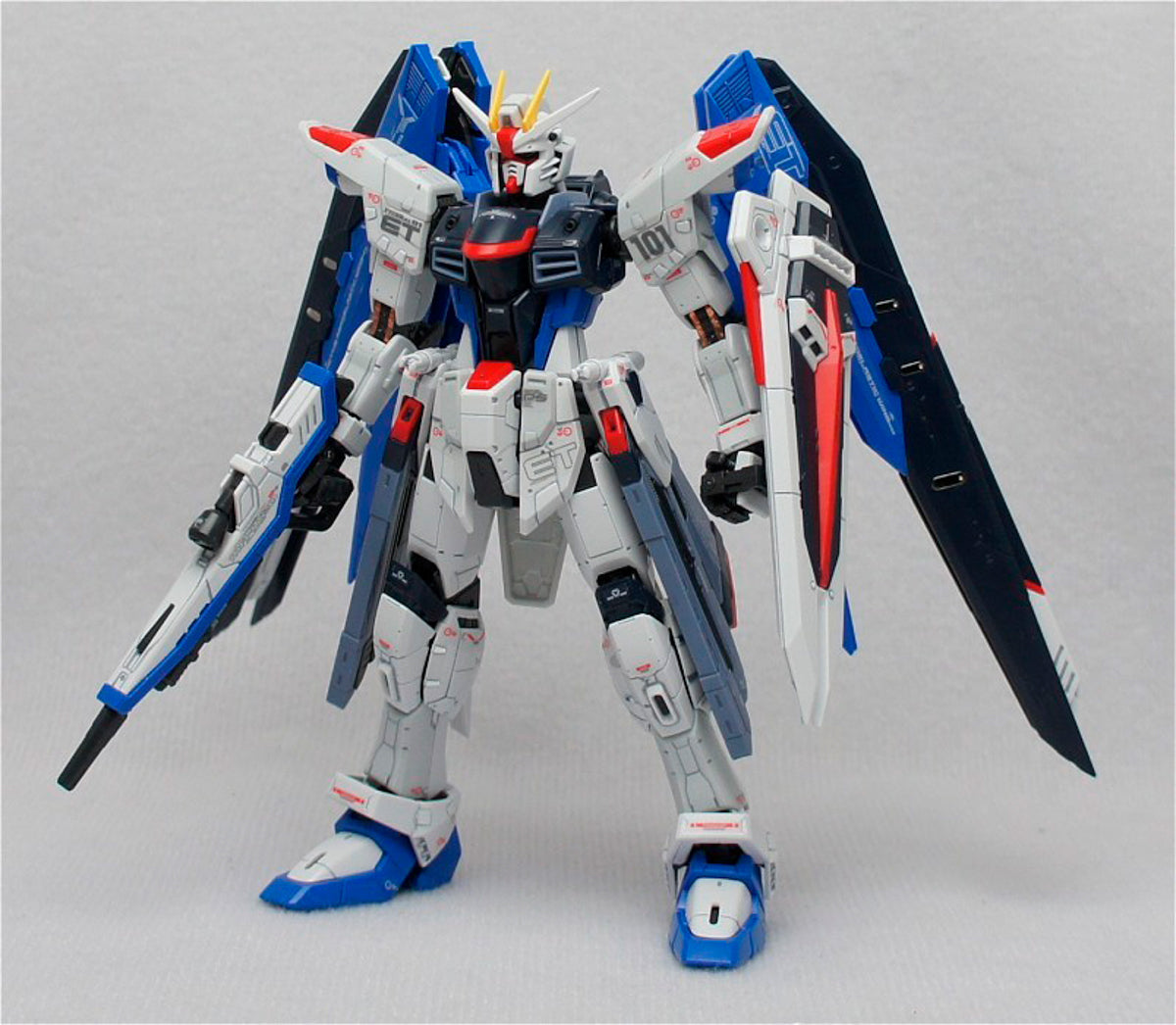 Freedom Gundam - Gundam - RG 1/144 - Bandai – Iron Studios Brasil
