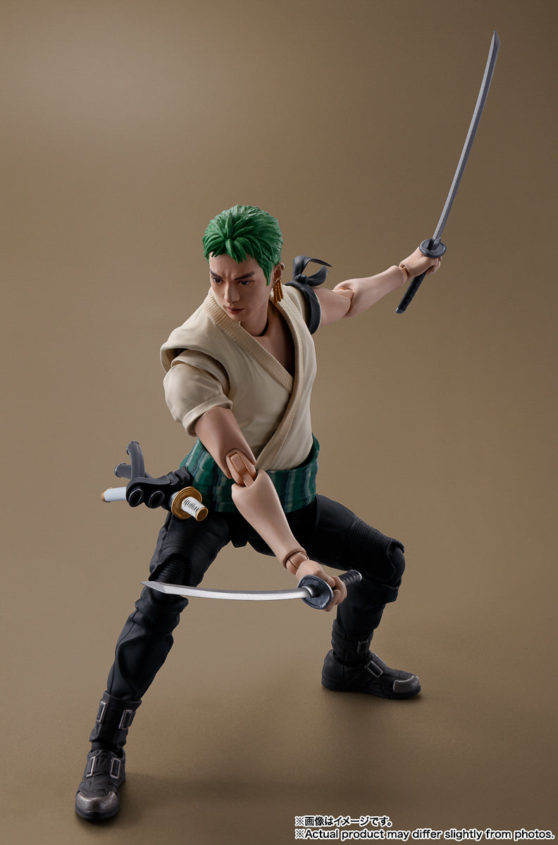 Figura Roronoa Zoro - Netflix Serie One Piece - S.H.Figuarts - Bandai