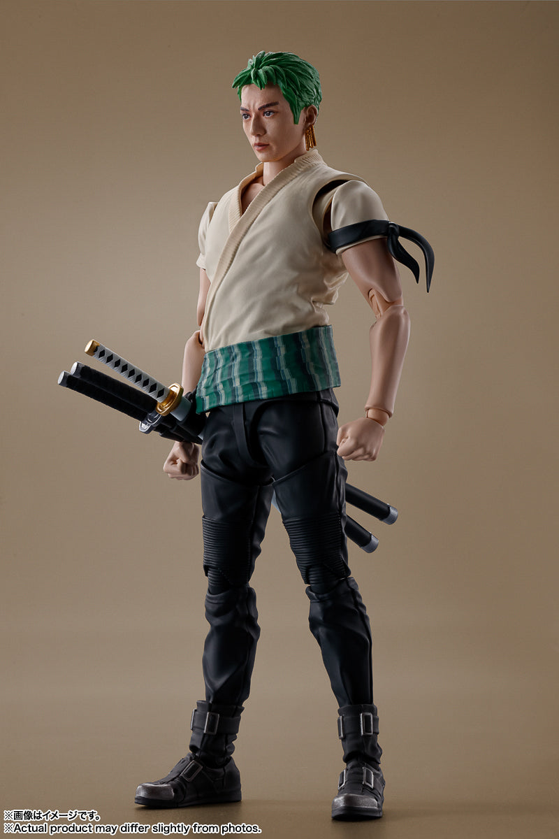 Figura Roronoa Zoro - Netflix Serie One Piece - S.H.Figuarts - Bandai