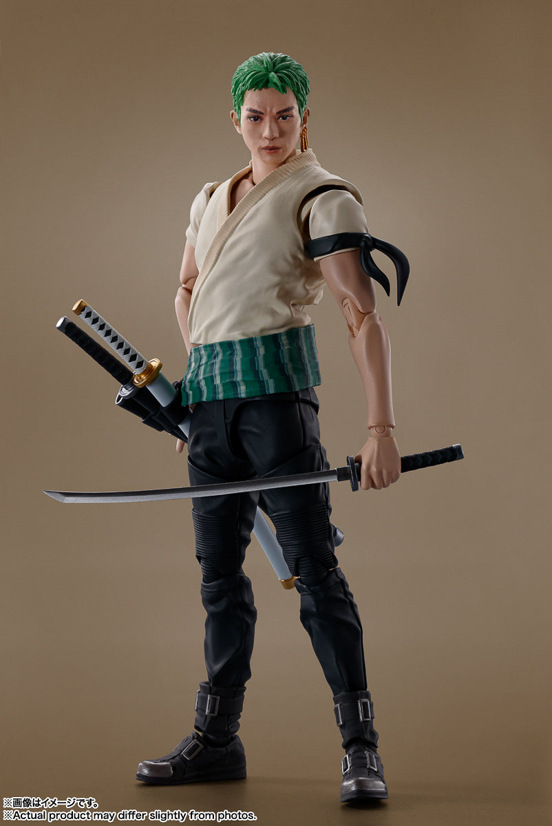 Figura Roronoa Zoro - Netflix Serie One Piece - S.H.Figuarts - Bandai
