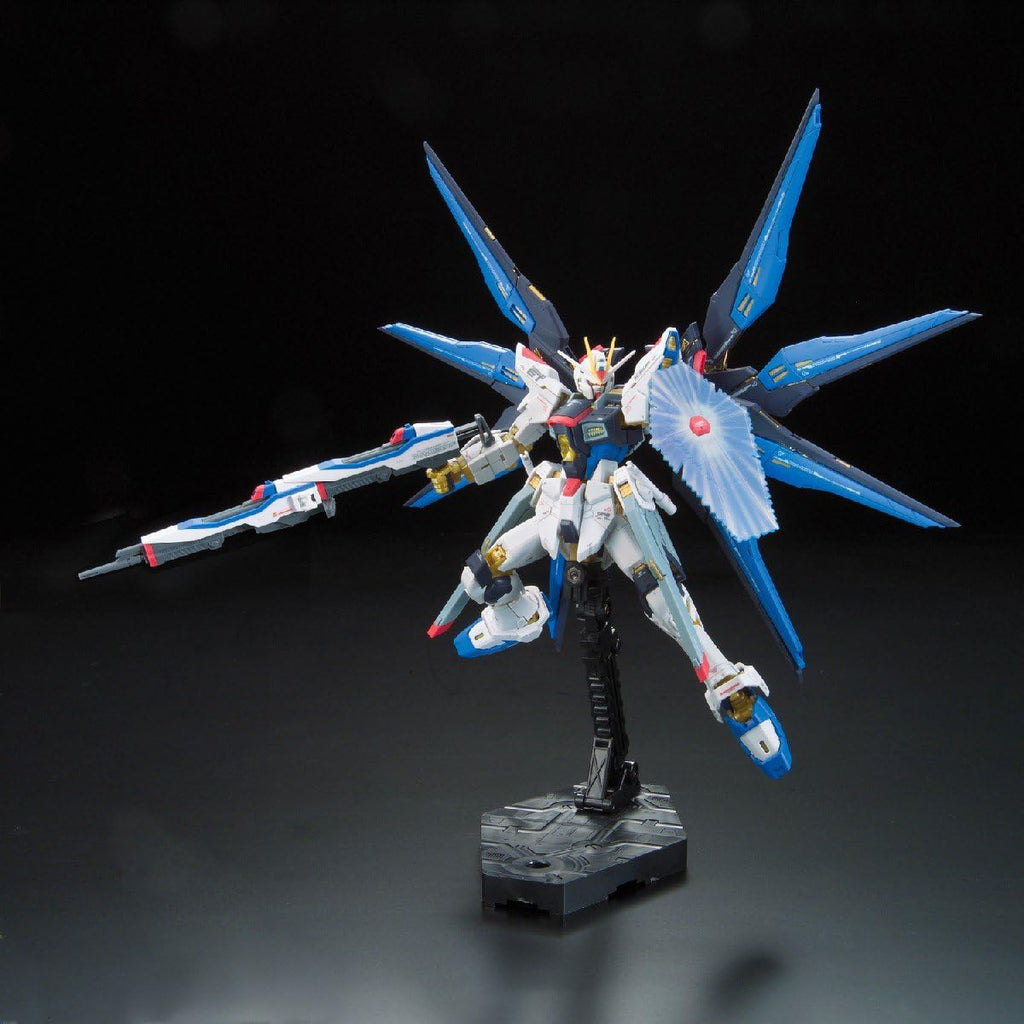 ZGMF-X20A Strike Freedom Gundam - Gundam - RG 1/144 - Bandai