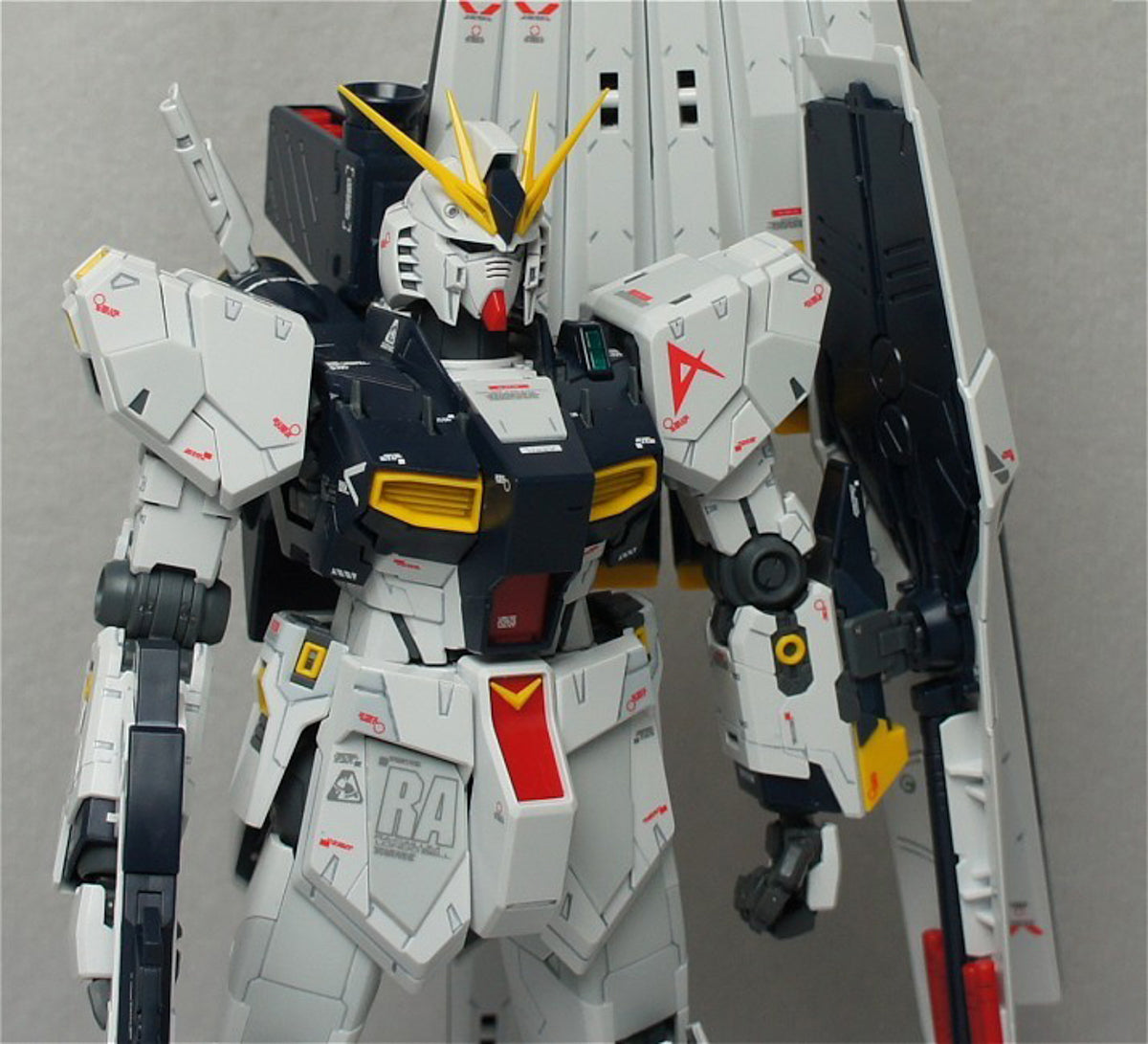 Nu Gundam Ver KA - Gundam - MG 1/100 - Bandai – Iron Studios Brasil