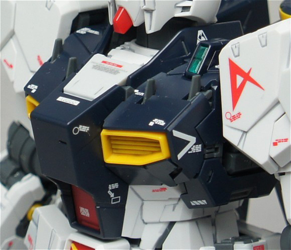 Nu Gundam Ver KA - Gundam - MG 1/100 - Bandai – Iron Studios Brasil