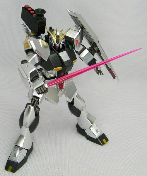 RX-93 Nu Gundam Metallic Coating Ver - Gundam - HGUC 1/144 - Bandai