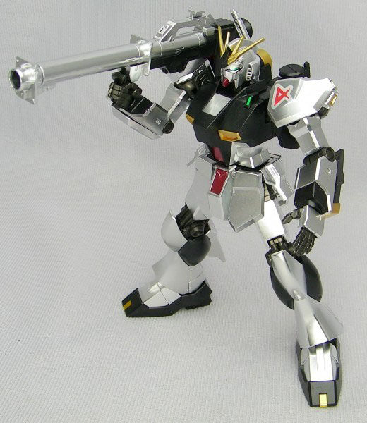 RX-93 Nu Gundam Metallic Coating Ver - Gundam - HGUC 1/144 - Bandai