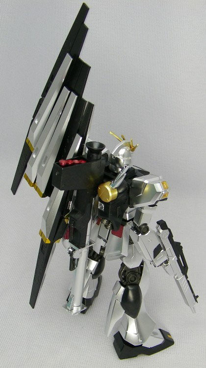 RX-93 Nu Gundam Metallic Coating Ver - Gundam - HGUC 1/144 - Bandai
