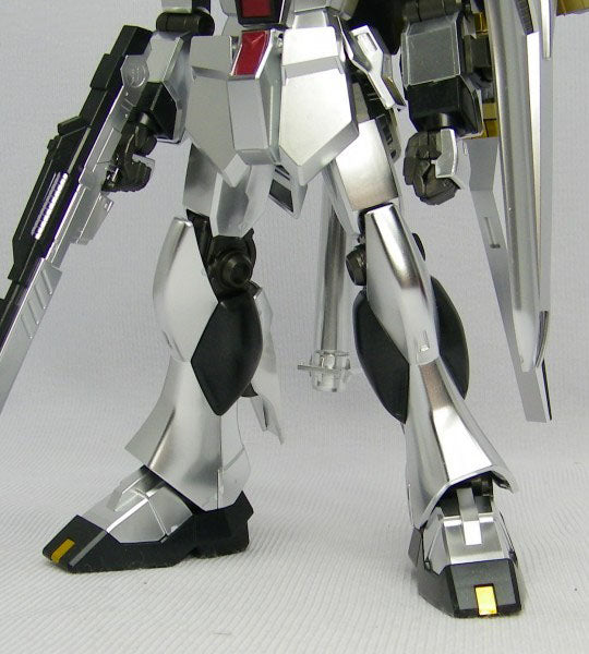 RX-93 Nu Gundam Metallic Coating Ver - Gundam - HGUC 1/144 - Bandai