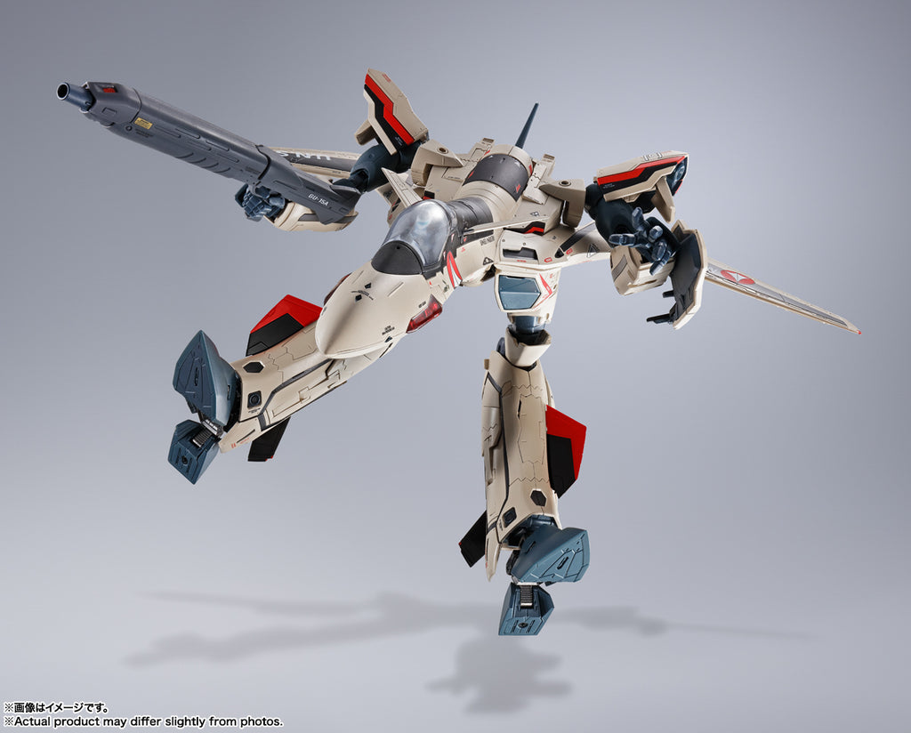 FIgura YF-19 Excalibur Isamu Alva Dyson Use - Macross Plus - DX Chogokin - Bandai