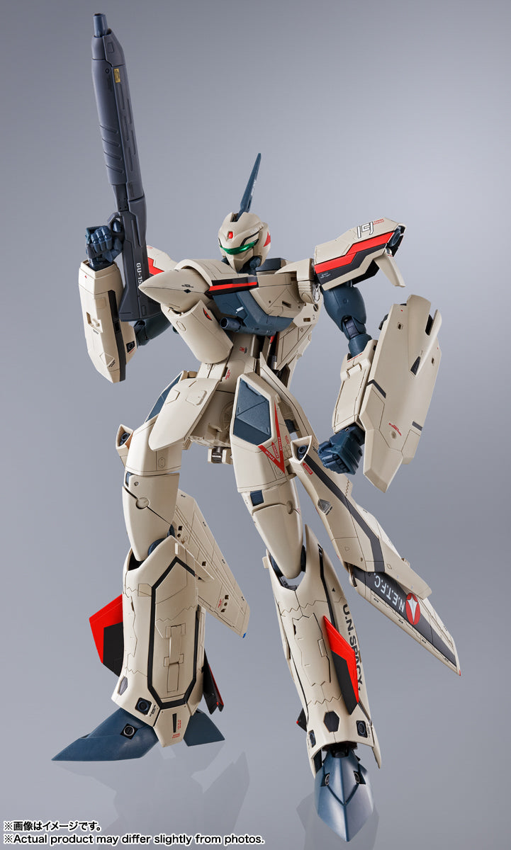 FIgura YF-19 Excalibur Isamu Alva Dyson Use - Macross Plus - DX