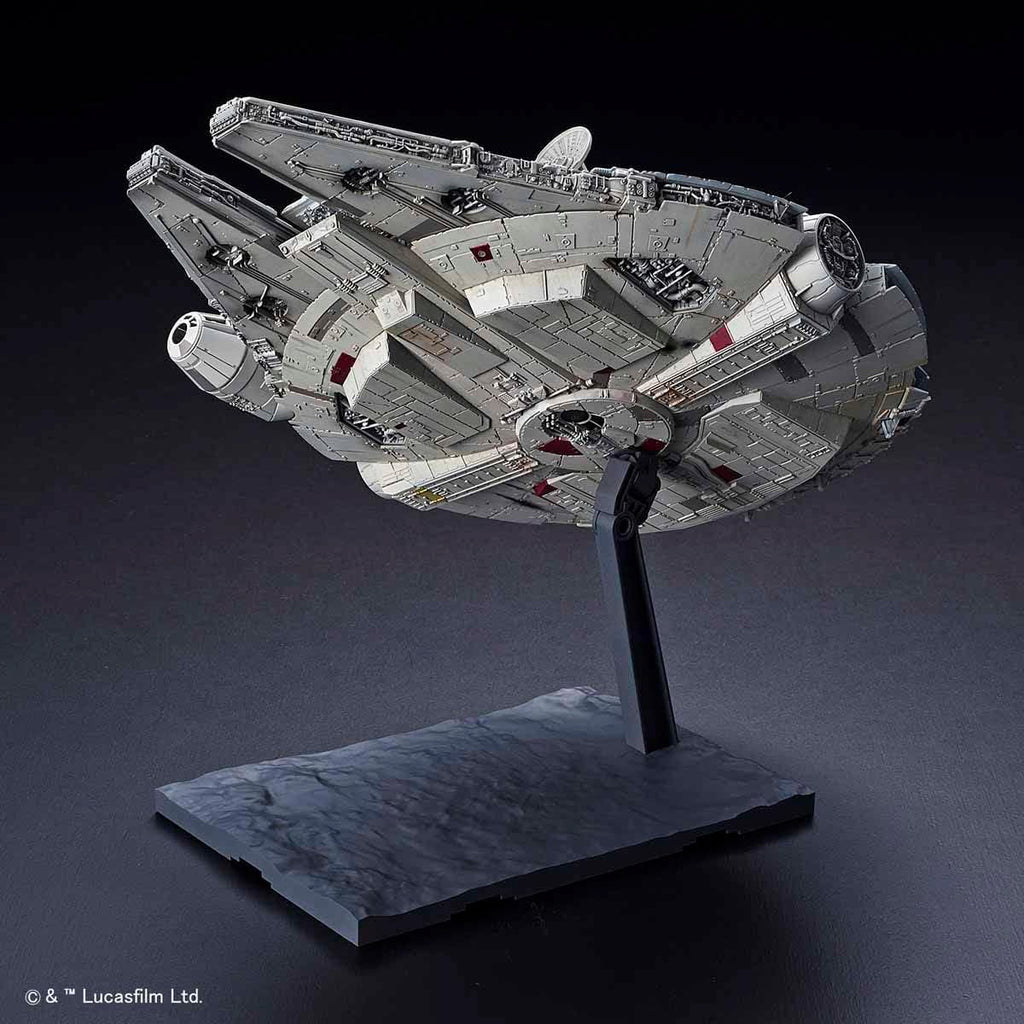 Millennium Falcon Star Wars The Rise of Skywalker - Star Wars - 1/144 Scale - Bandai