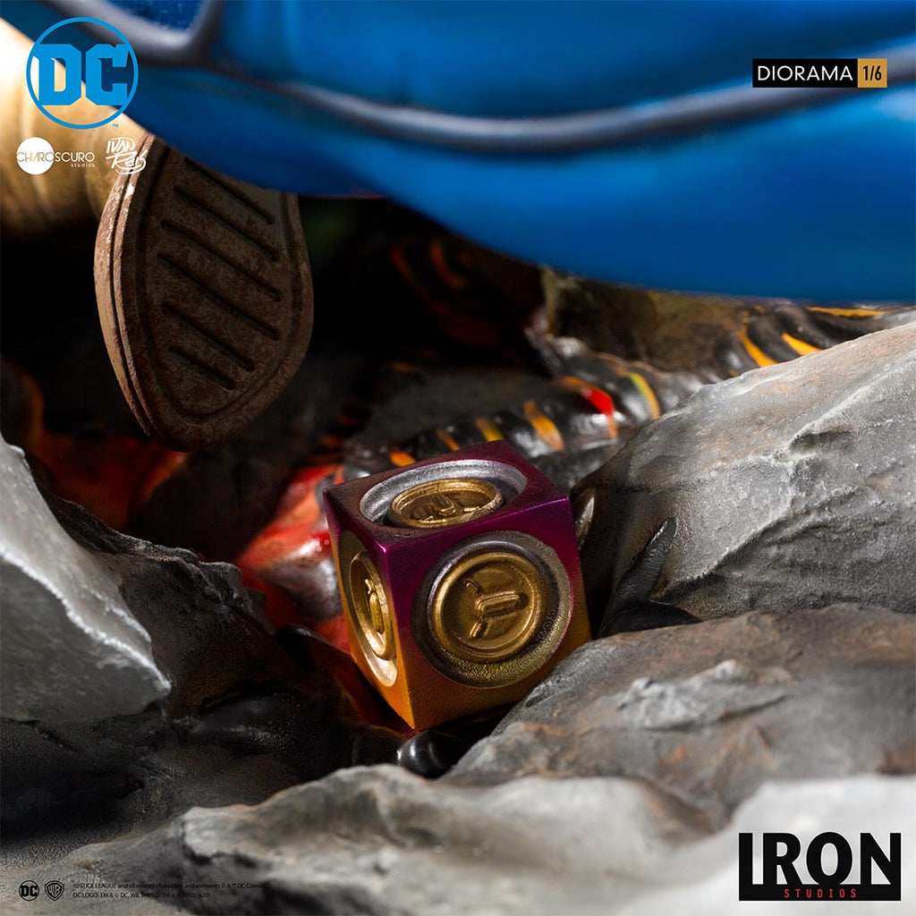 Diorama Wonder Woman VS Darkseid 1/6 - DC Comics By Ivan Reis - Iron Studios