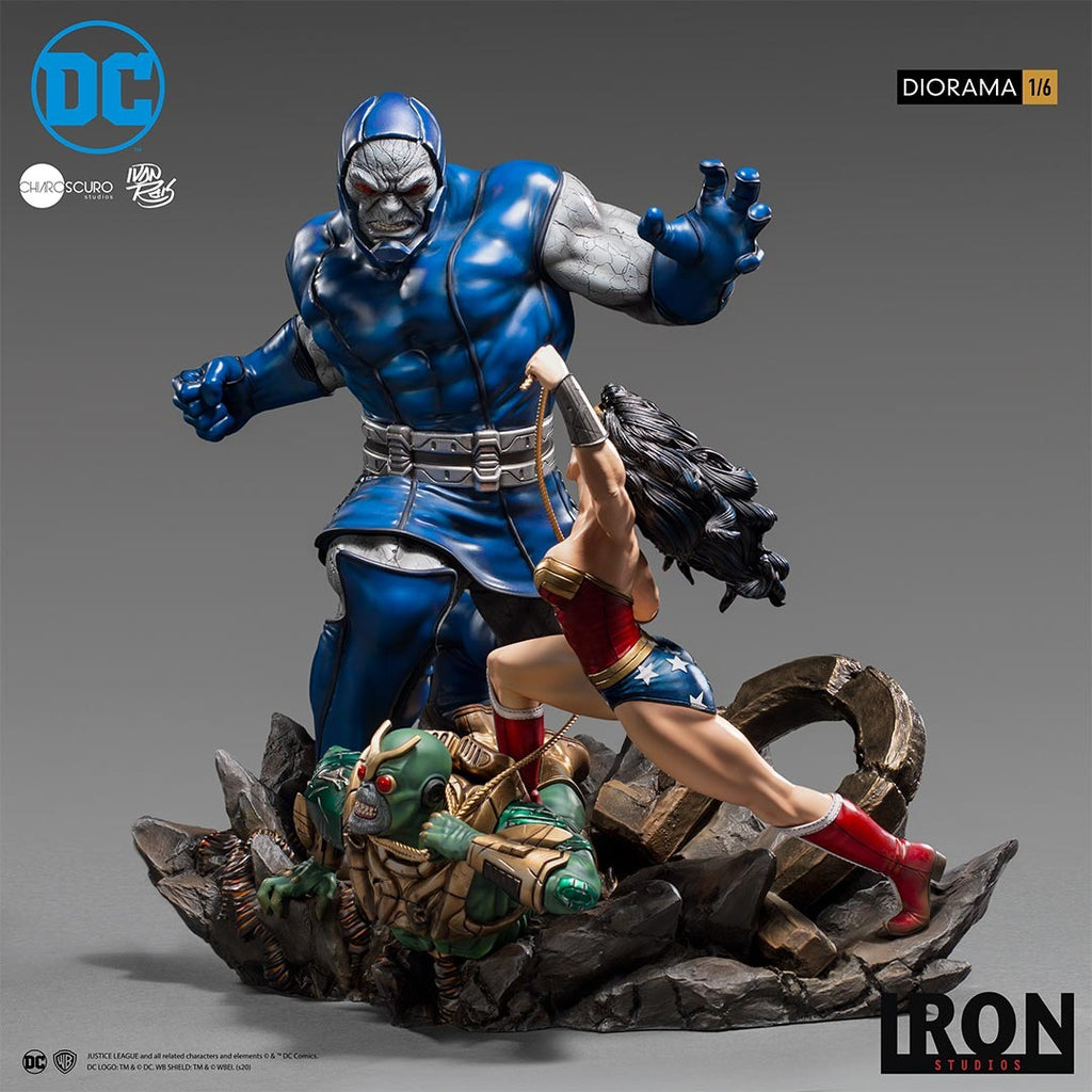 Diorama Wonder Woman VS Darkseid 1/6 - DC Comics By Ivan Reis - Iron Studios