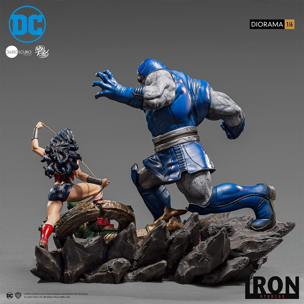 Diorama Wonder Woman VS Darkseid 1/6 - DC Comics By Ivan Reis - Iron Studios