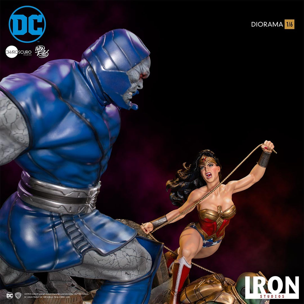Diorama Wonder Woman VS Darkseid 1/6 - DC Comics By Ivan Reis - Iron Studios