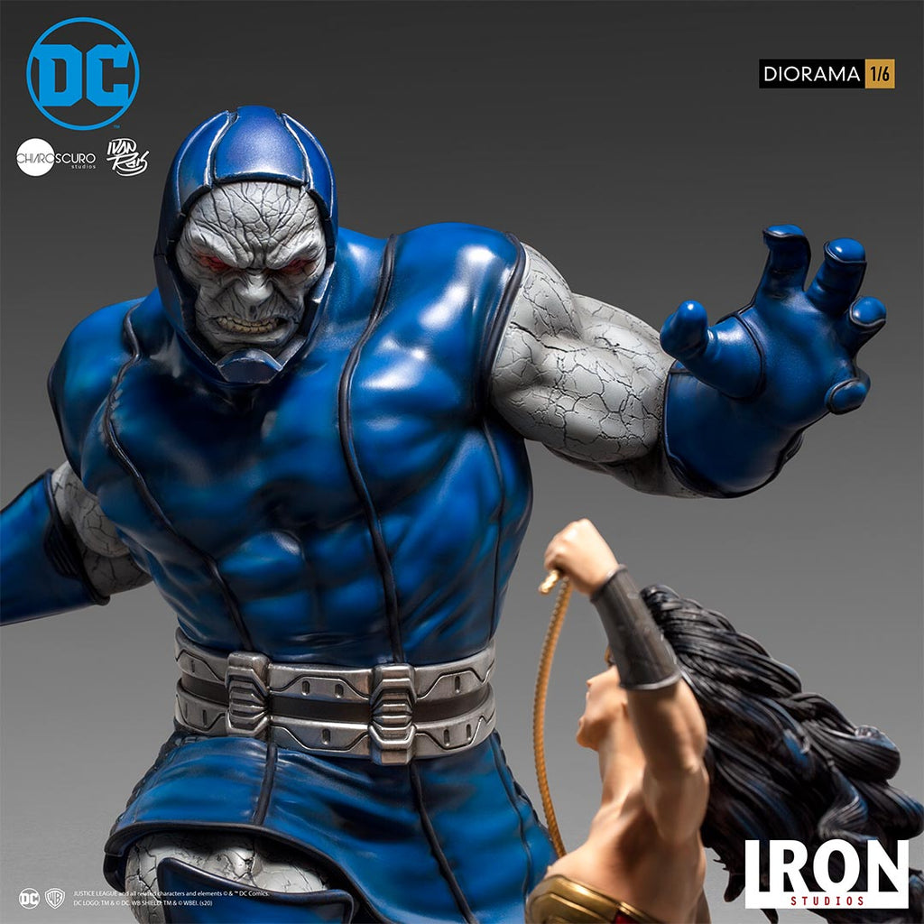 Diorama Wonder Woman VS Darkseid 1/6 - DC Comics By Ivan Reis - Iron Studios