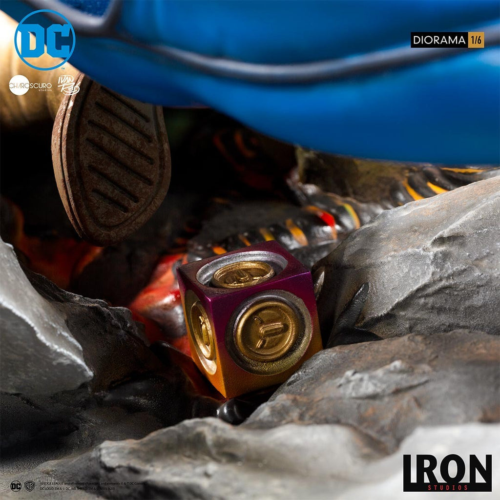 Diorama Wonder Woman VS Darkseid 1/6 - DC Comics By Ivan Reis - Iron Studios