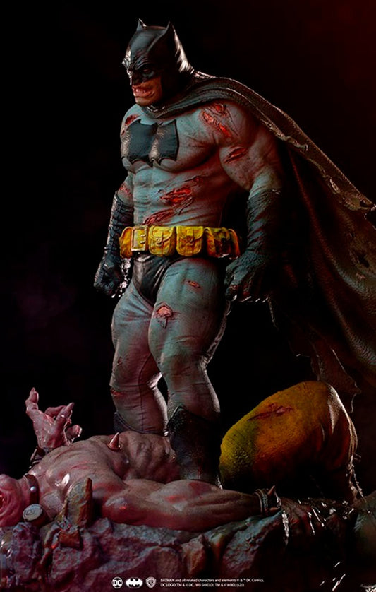 Estátua Batman The Dark Knight Returns - DC Comics - 1/6 Diorama - Iron Studios
