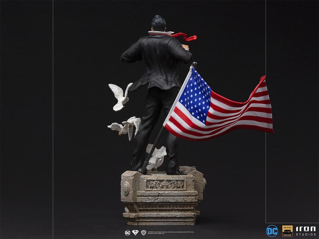 Estátua Clark Kent Deluxe - DC Comics - Art Scale 1/10 - Iron Studios