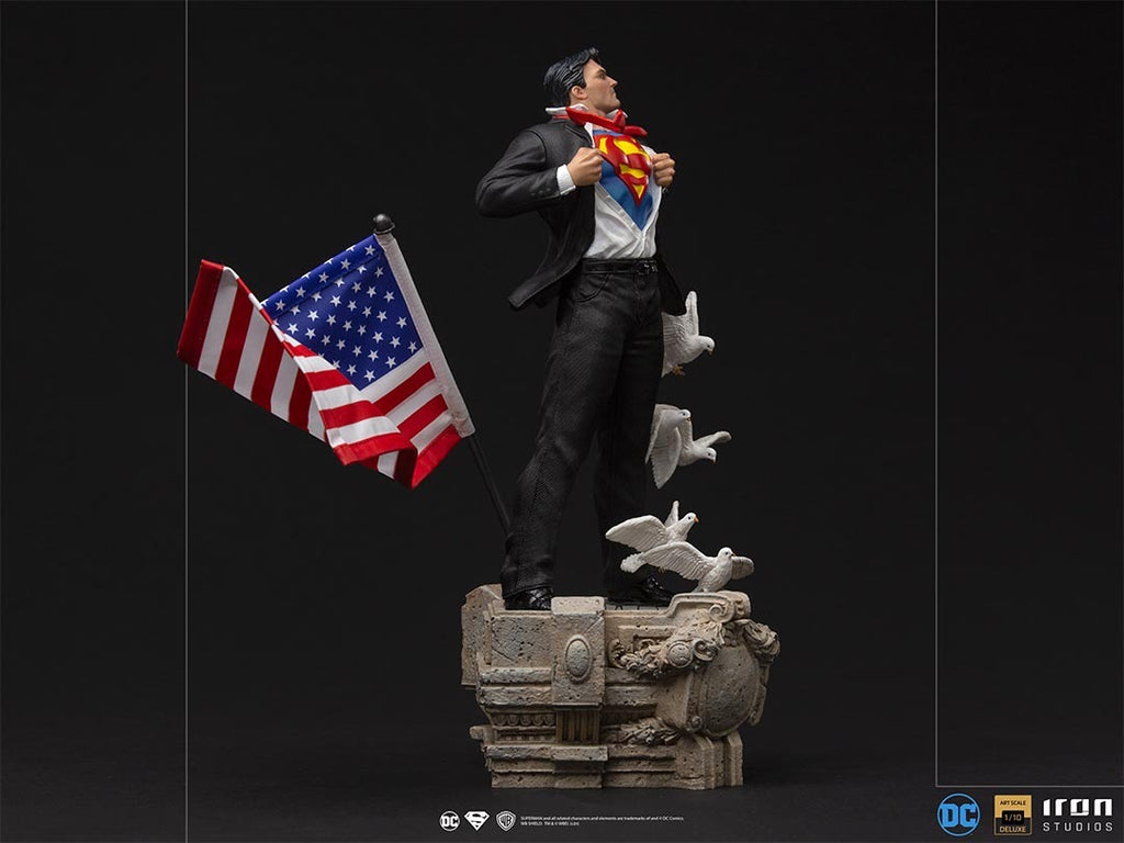 Estátua Clark Kent Deluxe - DC Comics - Art Scale 1/10 - Iron Studios