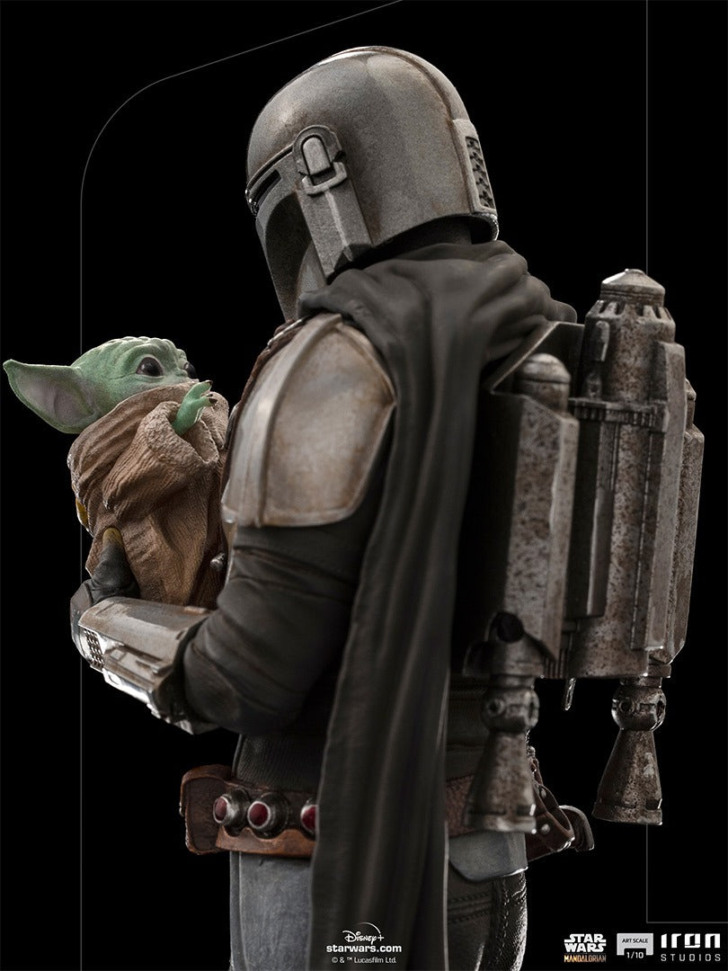 Estátua The Mandalorian and Grogu - The Mandalorian - Art Scale 1/10 -  Iron Studios