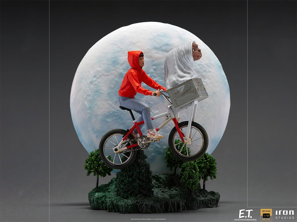 Estátua E.T. & Elliot Deluxe - E.T. - Art Scale 1/10 - Iron Studios