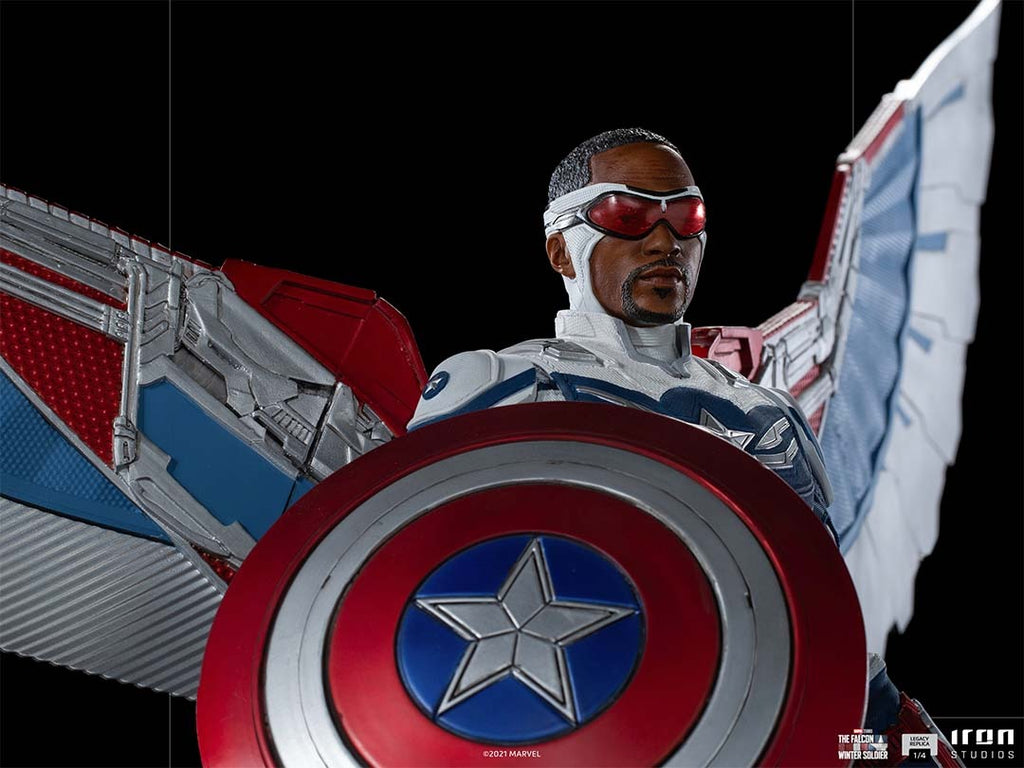 Estátua Capitão America Sam Wilson (Complete) - Falcão e o Soldado Inverna - Legacy Replica 1/4 - Iron Studios