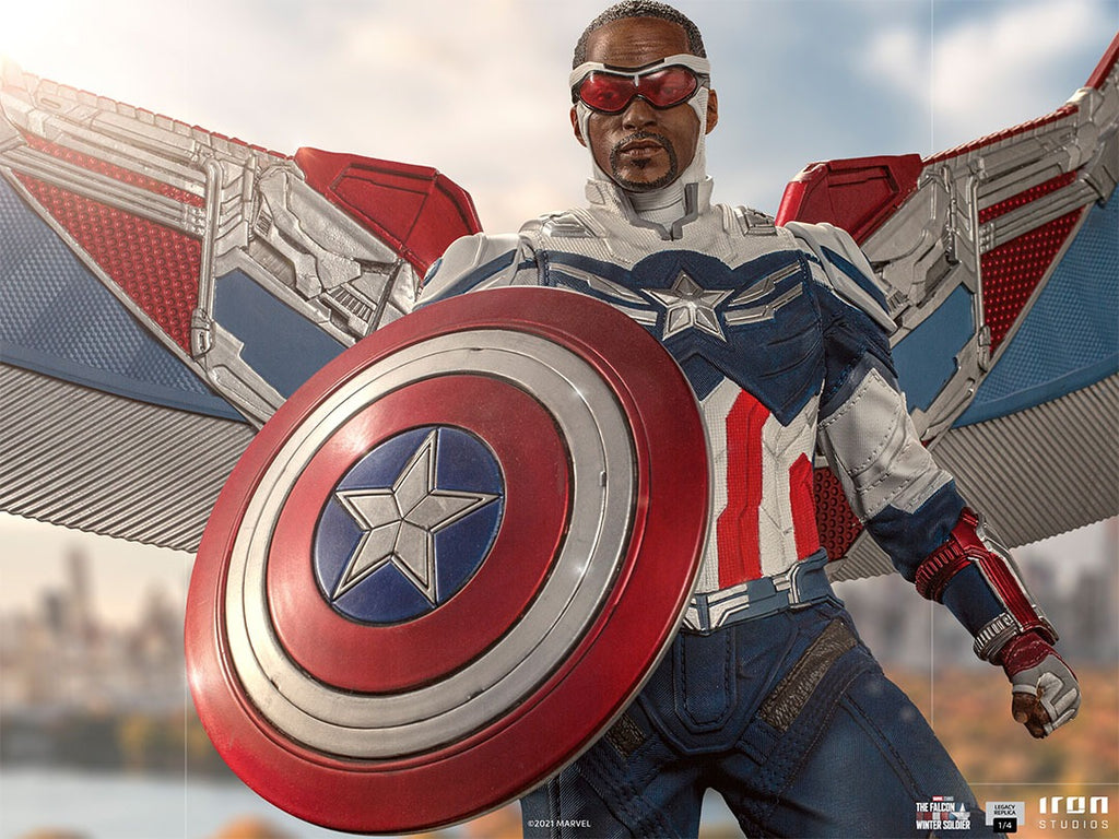 Estátua Capitão America Sam Wilson (Asas Abertas) - Falcão e o Soldado Invernar - Legacy Replica 1/4 - Iron Studios