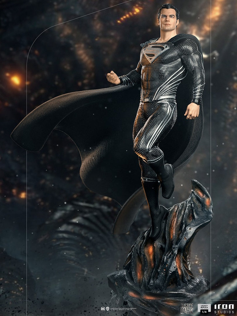 Estátua Super Homem Black Suit - Liga da Justiça de Zack Snyder - Legacy Replica 1/4 - Iron Studios