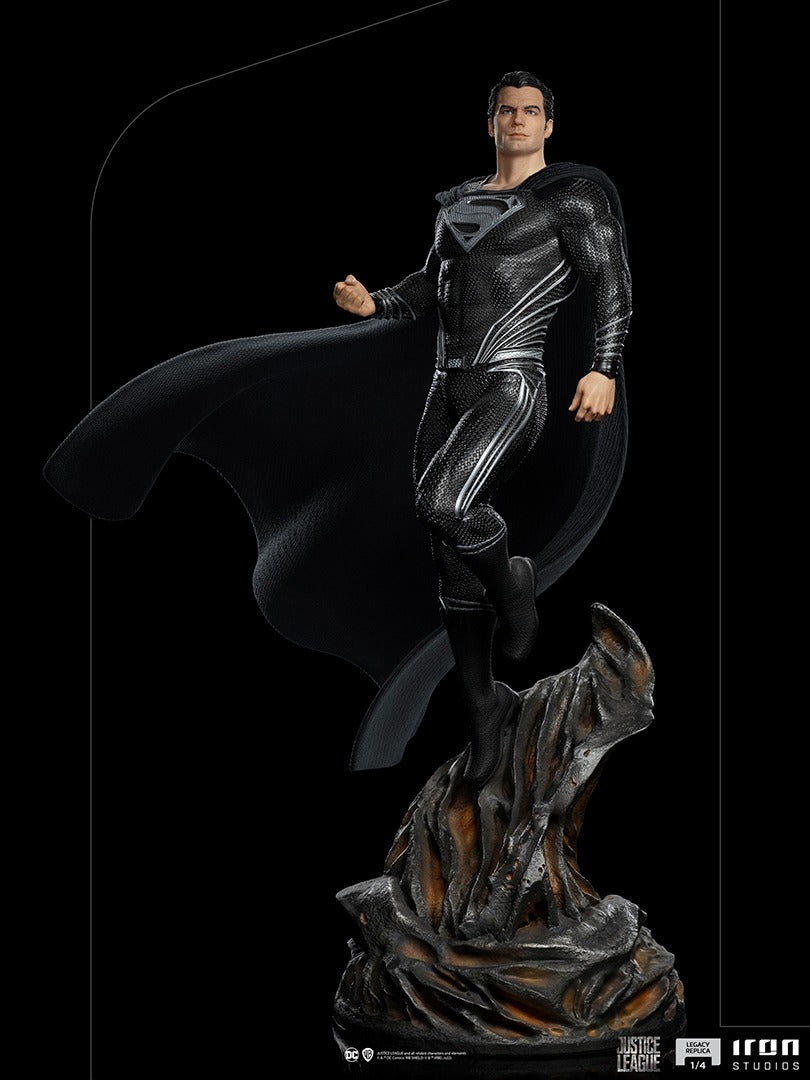 Estátua Super Homem Black Suit - Liga da Justiça de Zack Snyder - Legacy Replica 1/4 - Iron Studios