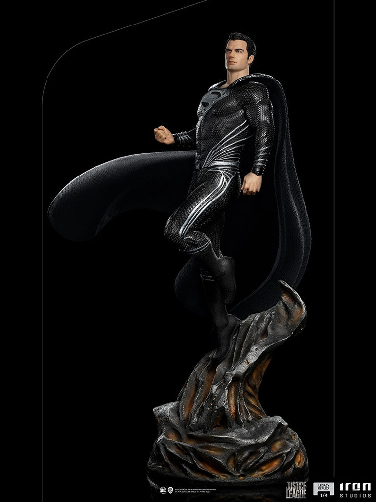 Estátua Super Homem Black Suit - Liga da Justiça de Zack Snyder - Legacy Replica 1/4 - Iron Studios
