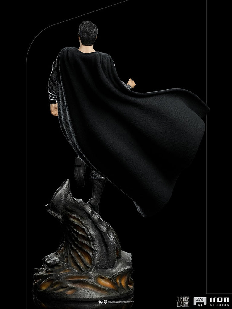 Estátua Super Homem Black Suit - Liga da Justiça de Zack Snyder - Legacy Replica 1/4 - Iron Studios
