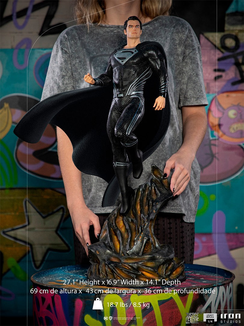Estátua Super Homem Black Suit - Liga da Justiça de Zack Snyder - Legacy Replica 1/4 - Iron Studios
