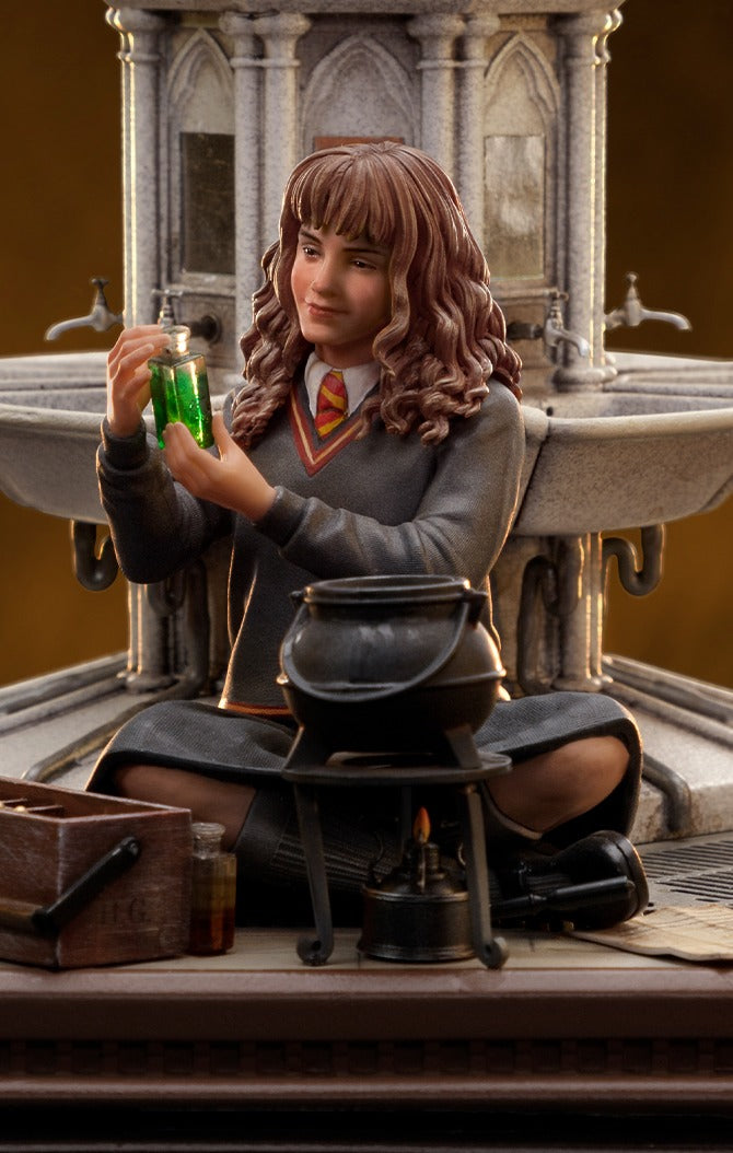 Estátua Hermione Granger Polyjuice (Deluxe) - Harry Potter - Art Scale 1/10 - Iron Studios