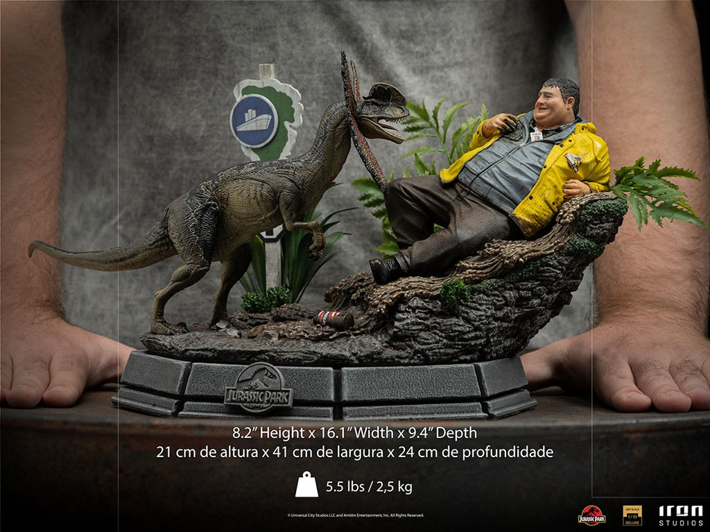 Estátua Dennis Nedry Deluxe - Jurassic Park - Art Scale 1/10 - Iron Studios