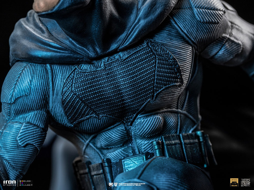 Estátua Batman no Batsinal Deluxe - Liga da Justiça de Zack Snyder - Art Scale 1/10 - Iron Studios