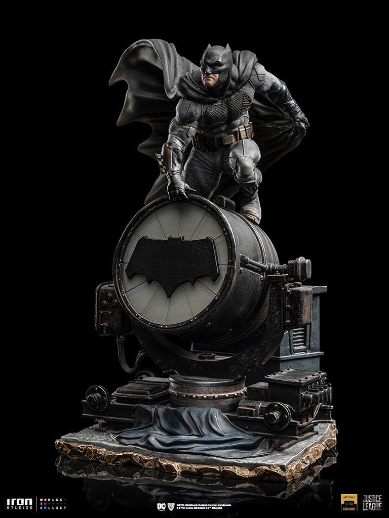 Estátua Batman no Batsinal Deluxe - Liga da Justiça de Zack Snyder - Art Scale 1/10 - Iron Studios