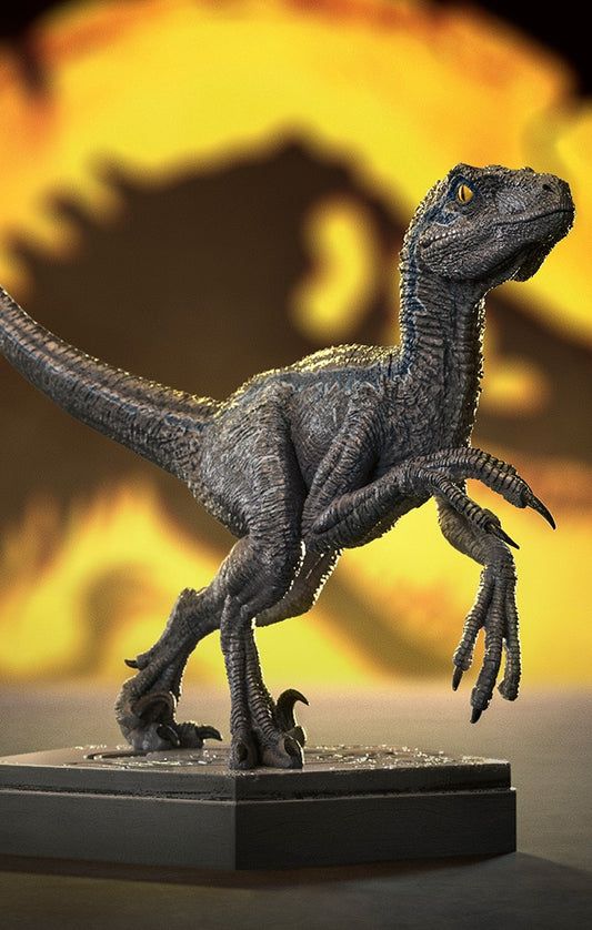 Estátua Velociraptor Blue - Jurassic World - Icons - Iron Studios
