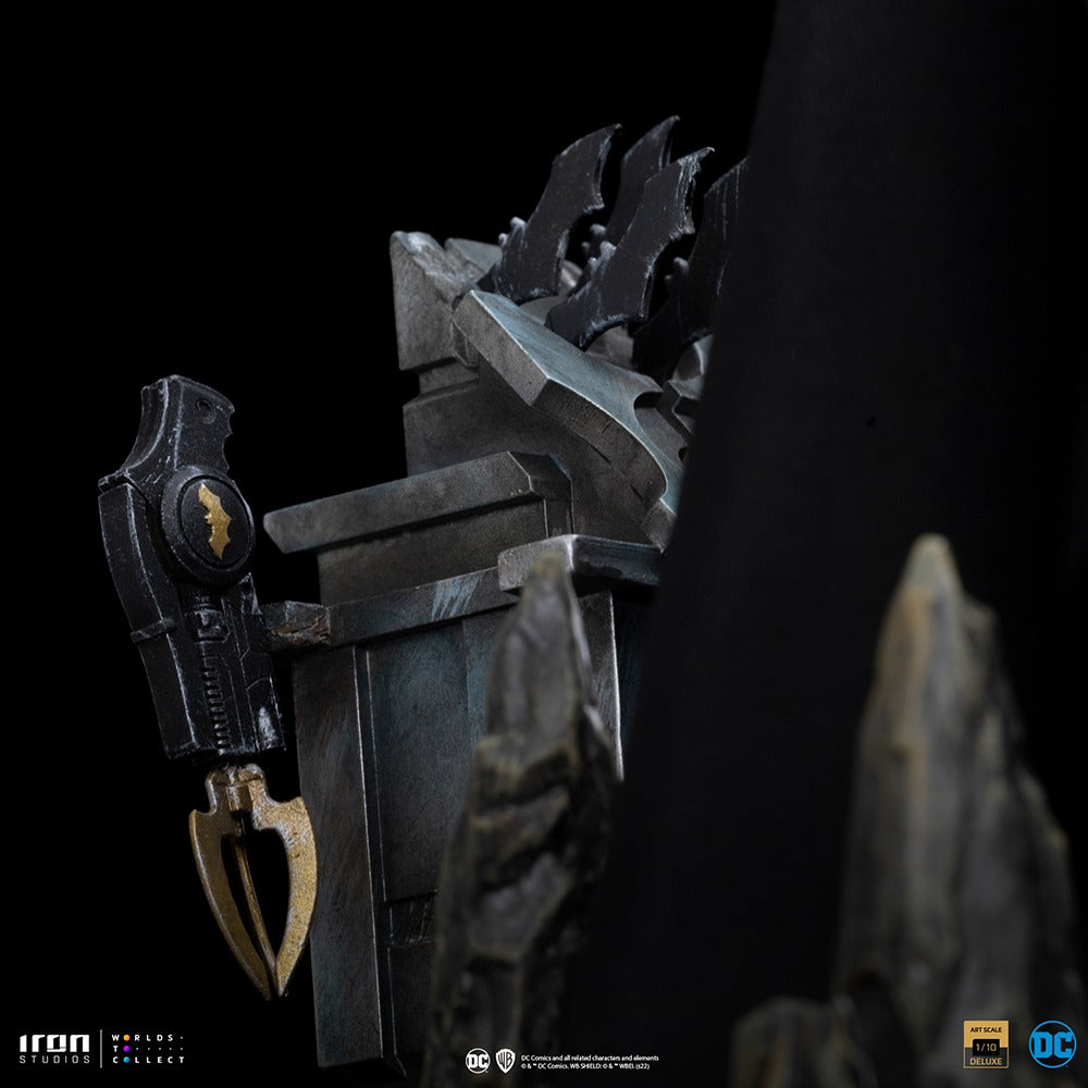 Estátua Batman Unleashed Deluxe - DC Comics - Art Scale 1/10 - Iron Studios
