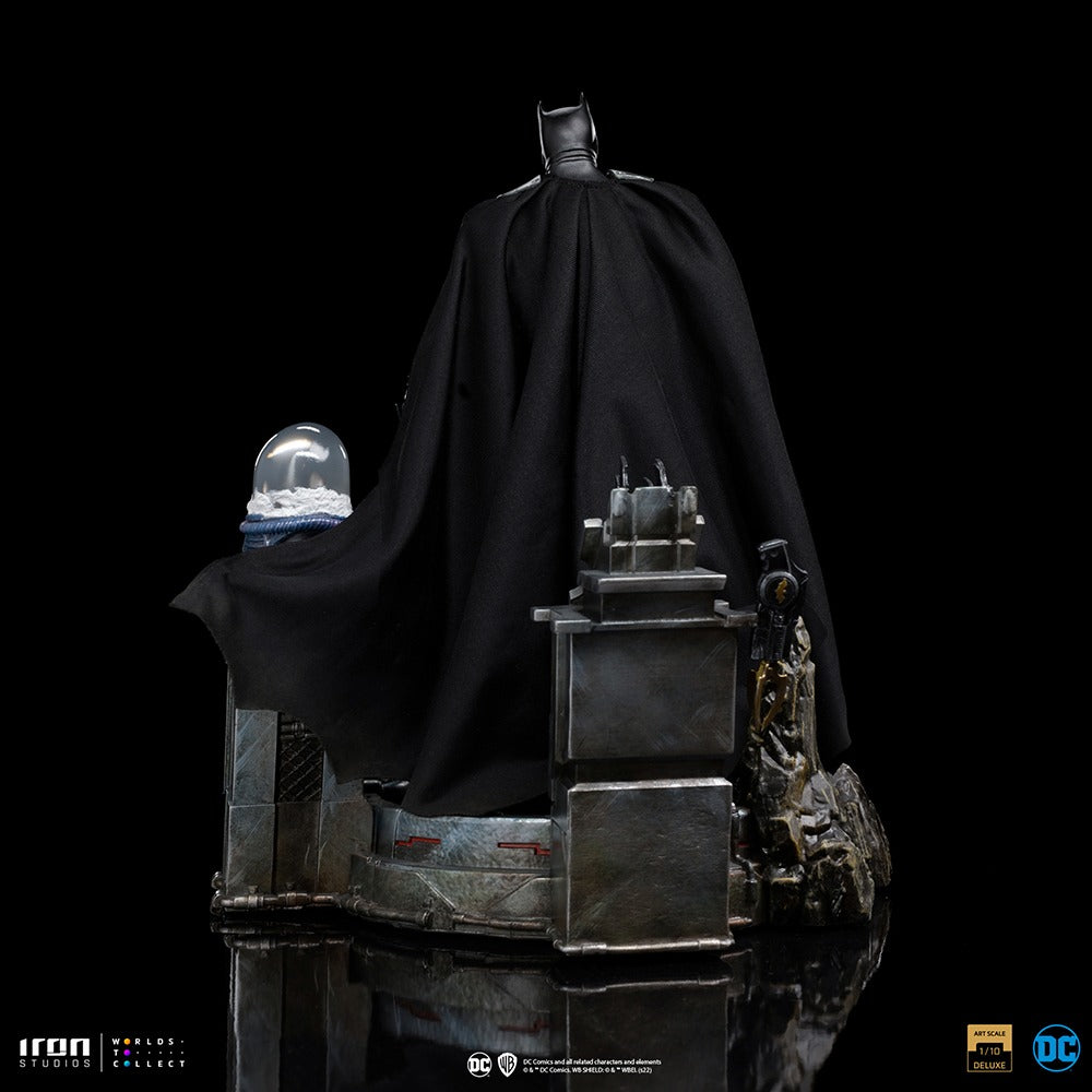 Estátua Batman Unleashed Deluxe - DC Comics - Art Scale 1/10 - Iron Studios
