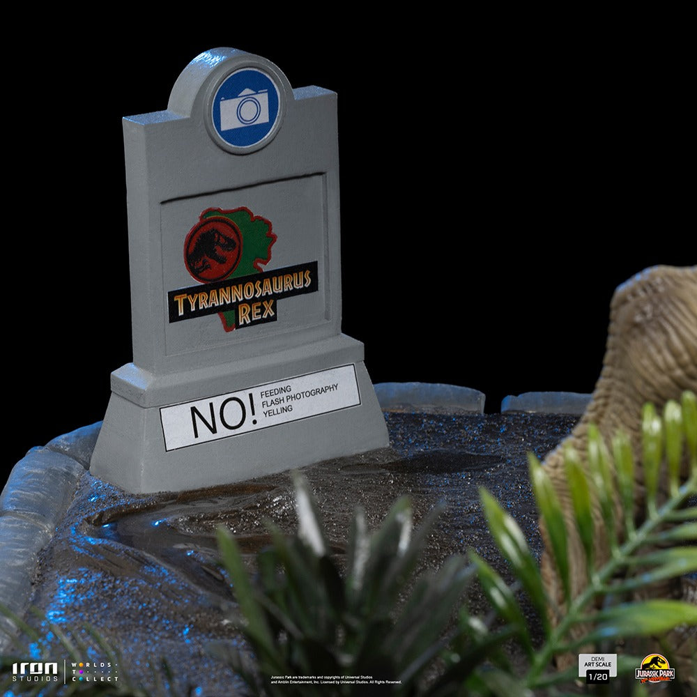 Estátua T-Rex Attacks Donald Gennaro - Jurassic Park - Demi Scale 1/20 - Iron Studios